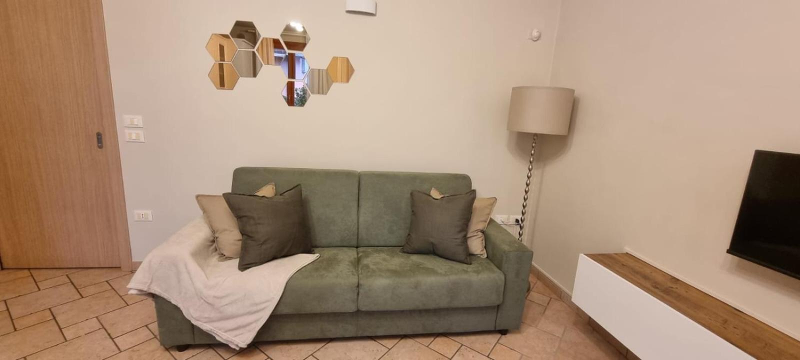 Hoya Apartment Сирмионе Экстерьер фото