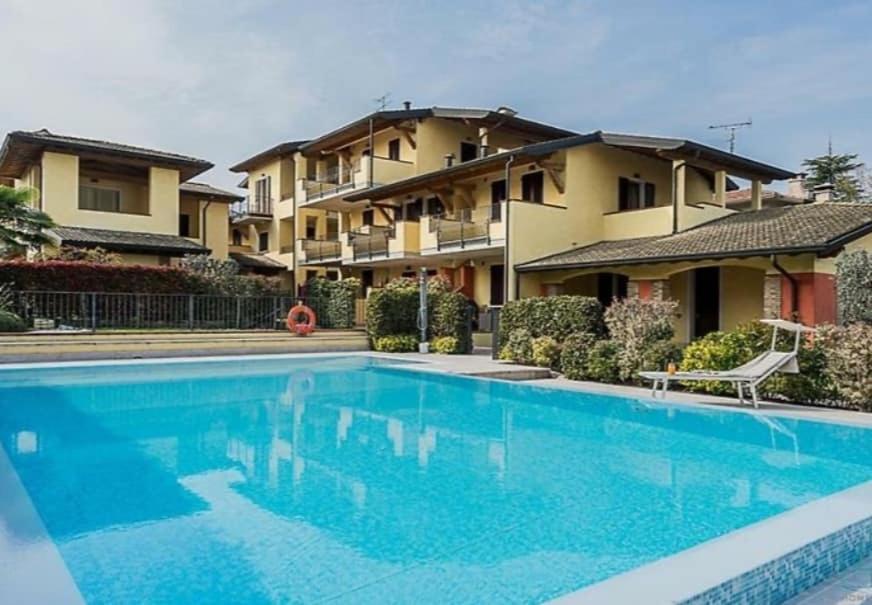 Hoya Apartment Сирмионе Экстерьер фото
