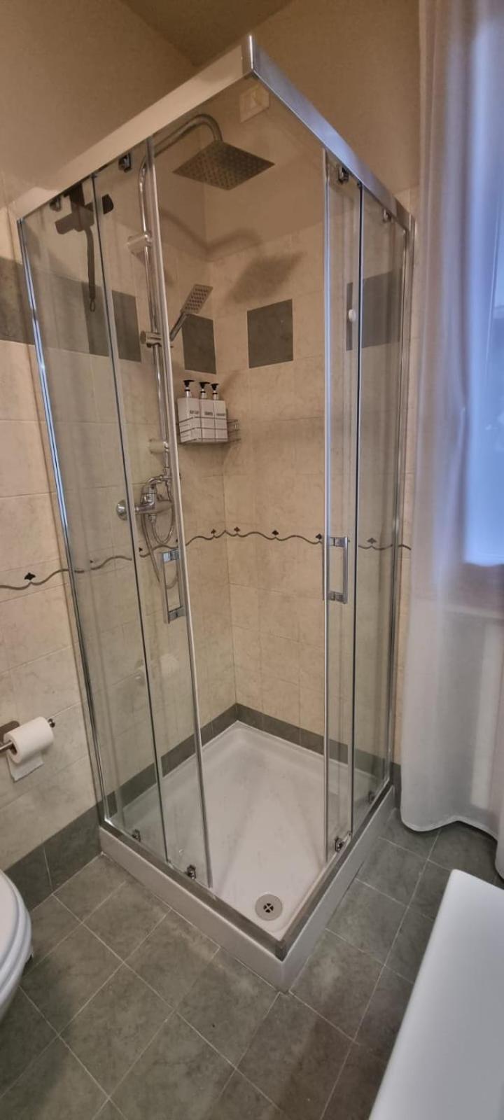 Hoya Apartment Сирмионе Экстерьер фото