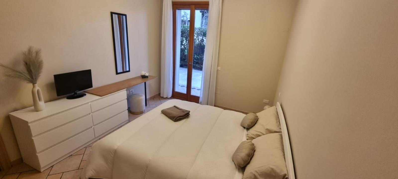 Hoya Apartment Сирмионе Экстерьер фото