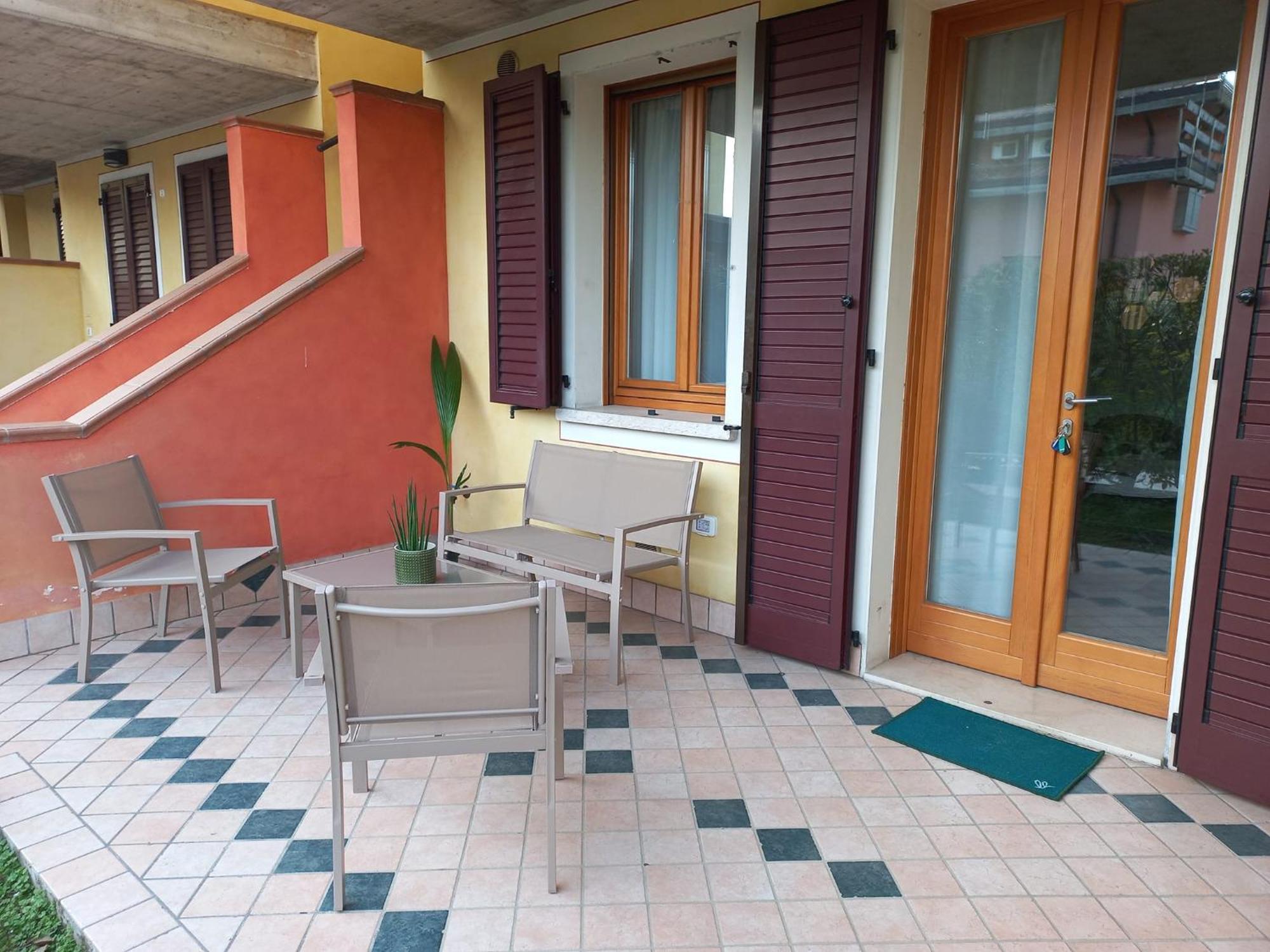 Hoya Apartment Сирмионе Экстерьер фото