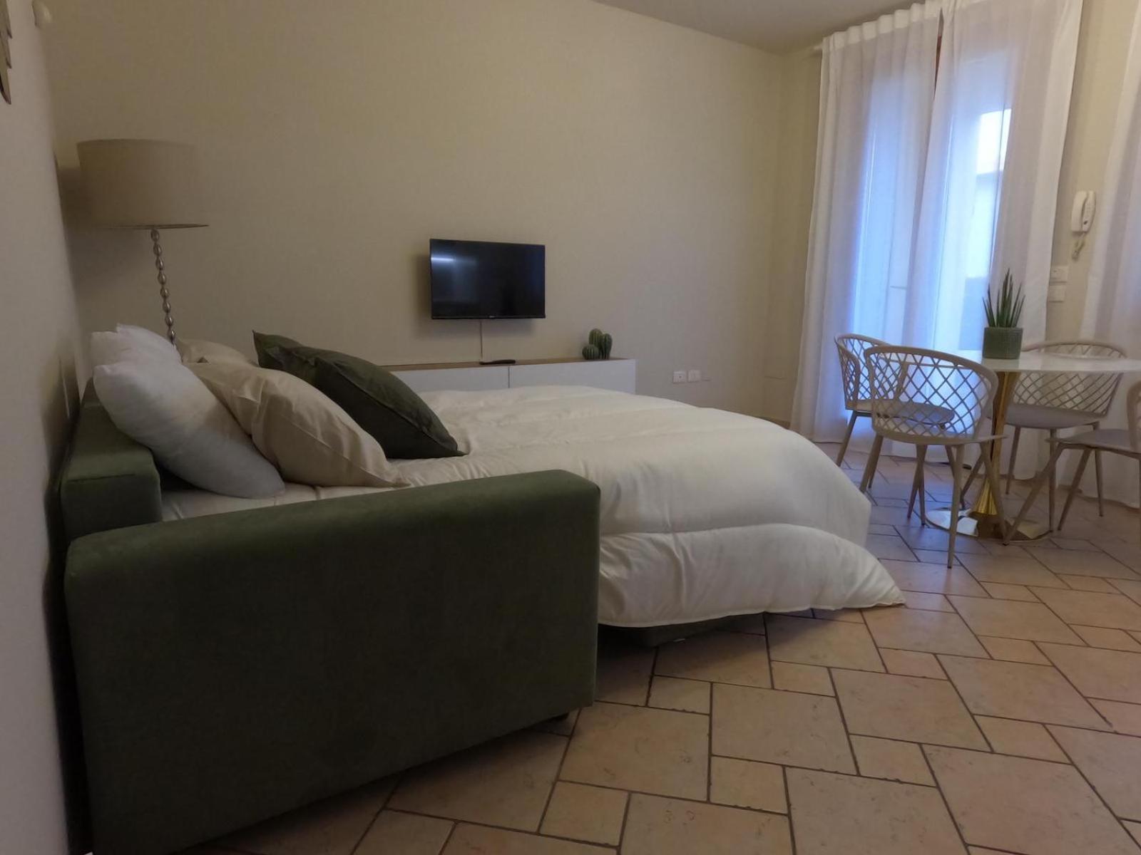 Hoya Apartment Сирмионе Экстерьер фото
