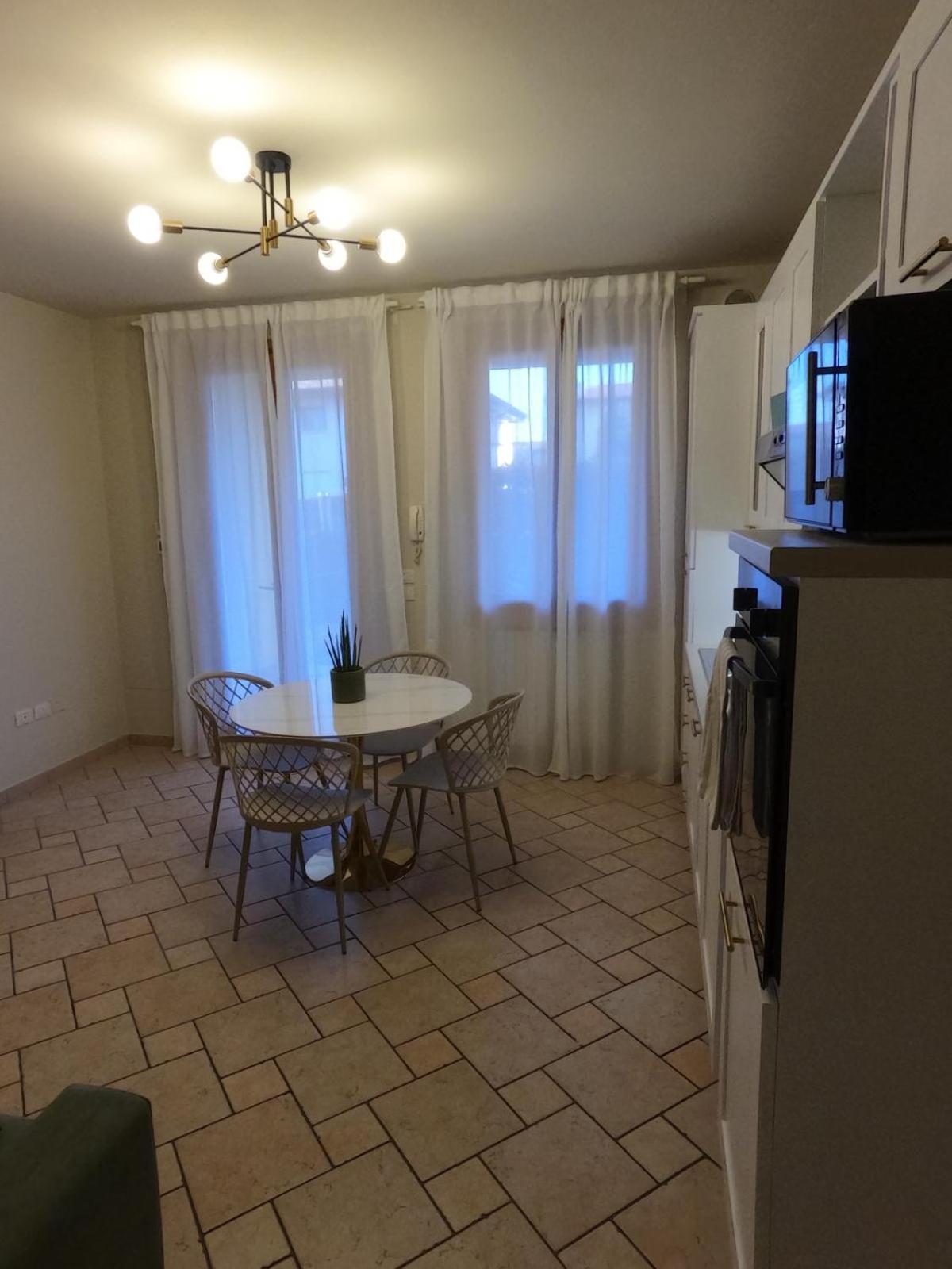 Hoya Apartment Сирмионе Экстерьер фото