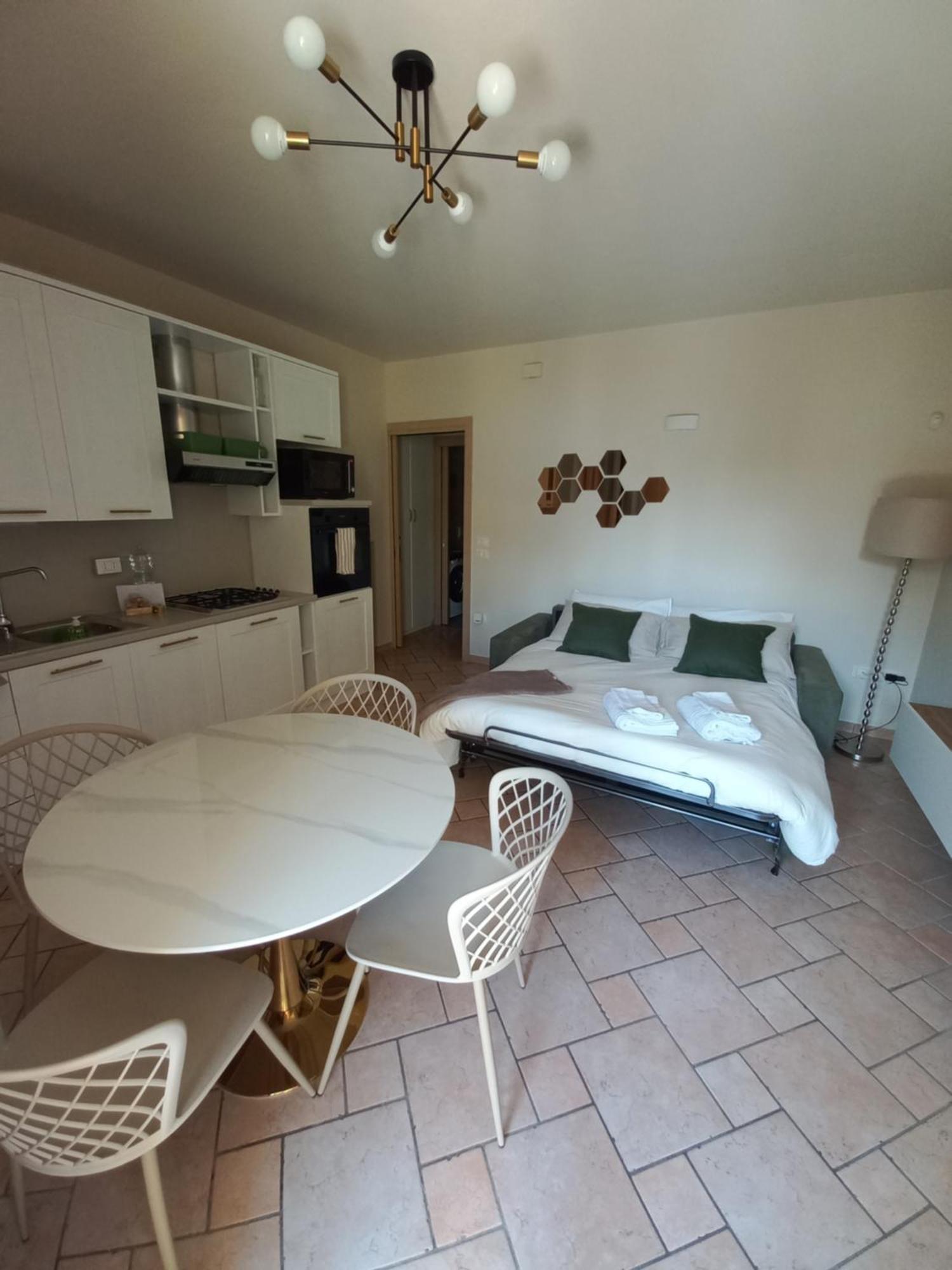 Hoya Apartment Сирмионе Экстерьер фото